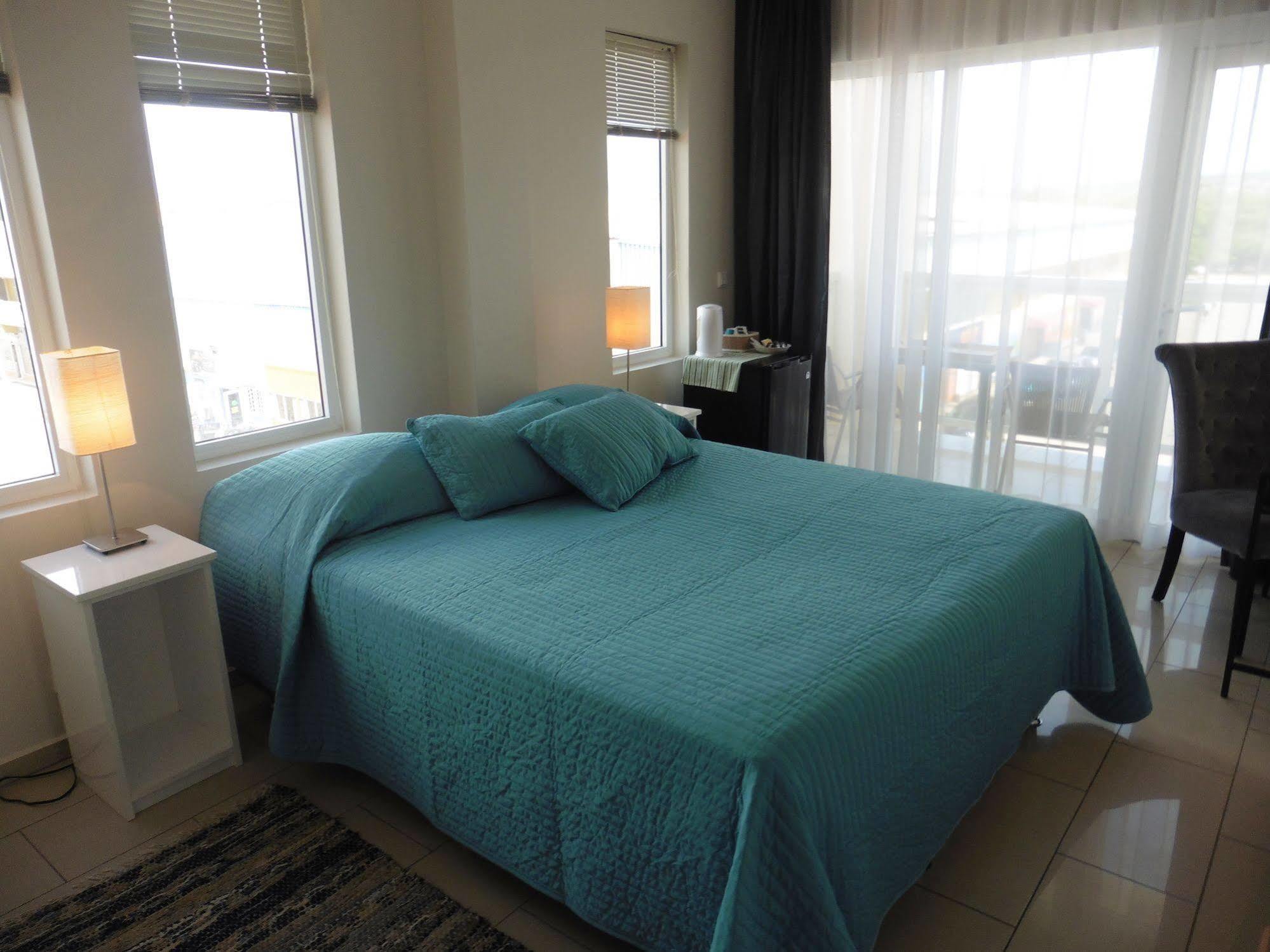 The Downtown Hotel Bonaire Playa Eksteriør billede